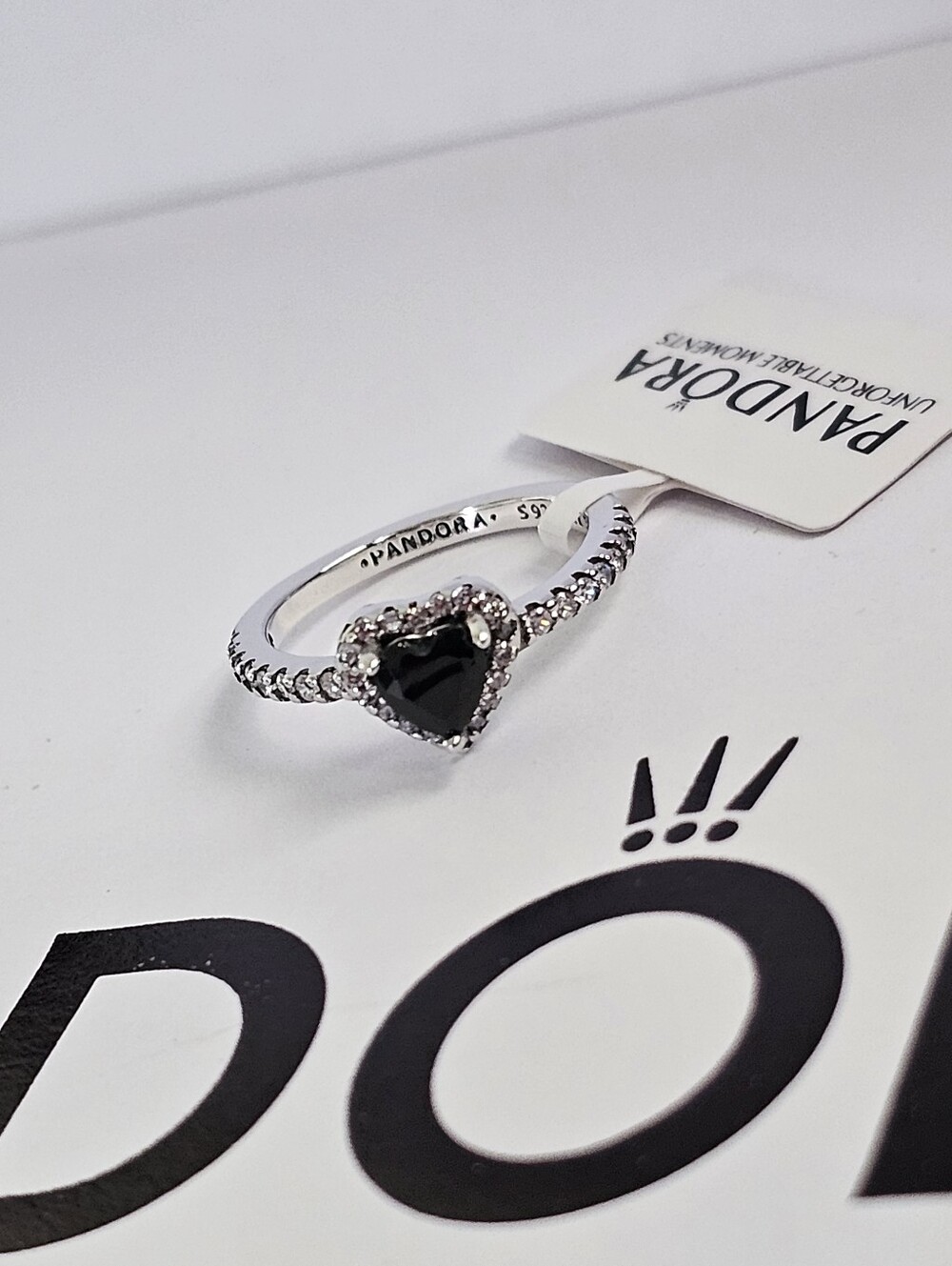 Pandora Elevated Black Heart Ring